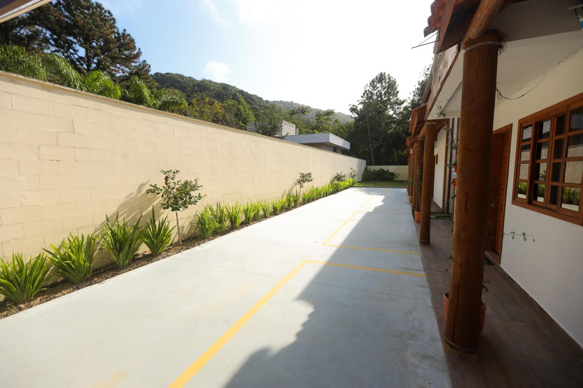 Estaleiro Com Charme - Ar, Churras E Pet Friendly Balneário Camboriú المظهر الخارجي الصورة